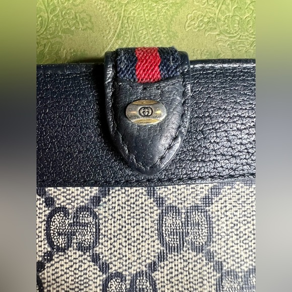 Authentic GUCCI wallet - Picture 6 of 9